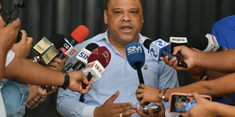 Diputado denuncia aumento de leptospirosis y dengue por cumulo de basura en SDN