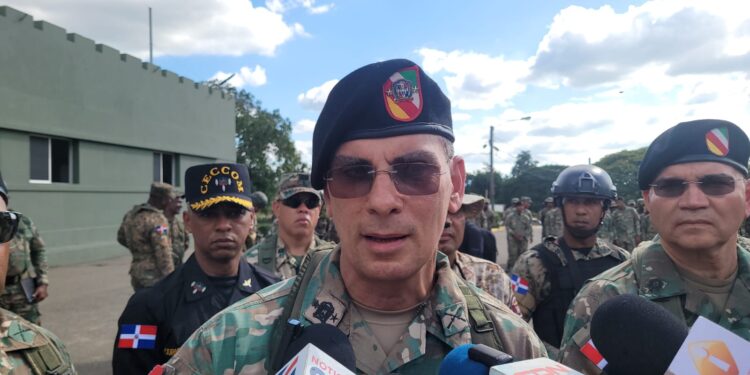 Vídeo: Comandante general del ejército Jorge Ivan Camino Pérez, niega pandilleros de Haití hayan sido detenidos en territorio Dominicano 