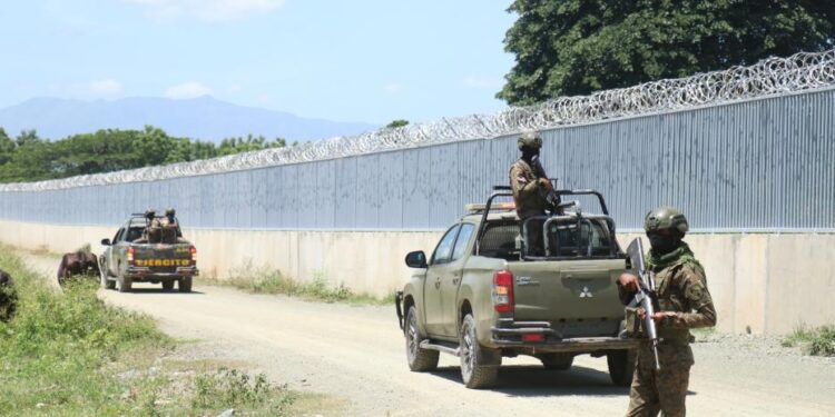 Piden mayor vigilancia en la frontera para evitar entrada masiva de haitianos indocumentados