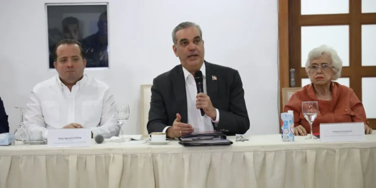 Abinader encabeza reunión de la Comisión Presidencial de Transparencia y Anticorrupción