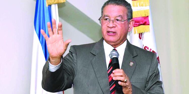 Instituto Duartiano: Bandera mostrada por congresista Adriano Espaillat es “en esencia” haitiana