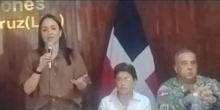 Vídeo; Ministra Faride Raful realiza mesa de trabajo junto al director de migración para reforzar seguridad ciudadana y migratoria en Dajabón 