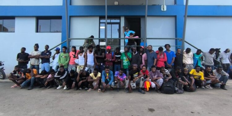 Detienen 1,695 nacionales haitianos indocumentados en diferentes provincias de la región fronteriza