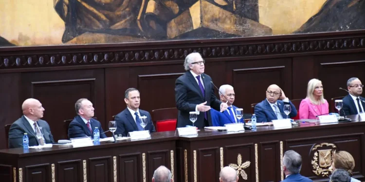 Luis Almagro: Latinoamérica transfiere sus mejores cerebros y recursos a países desarrollados