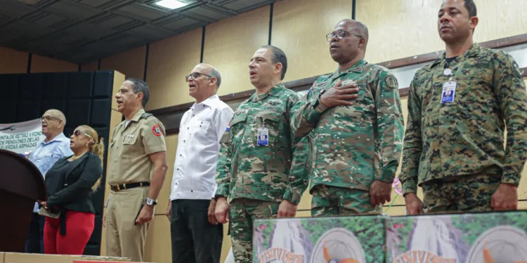 MIDE lleva esperanza y beneficios a militares retirados en Dajabón