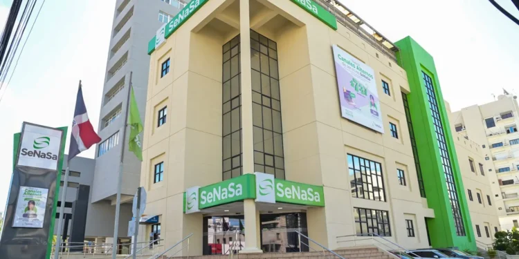 Abinader garantiza equilibrio financiero de SeNaSa tras reportar pérdidas millonarias