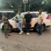 Vídeo; El ejército detuvo dos dajaboneros transportaban 15 indocumentados en una Yipeta en la Linea Noroeste