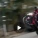 Vídeo; Se accidenta joven mientras calibraba motora en Dajabón