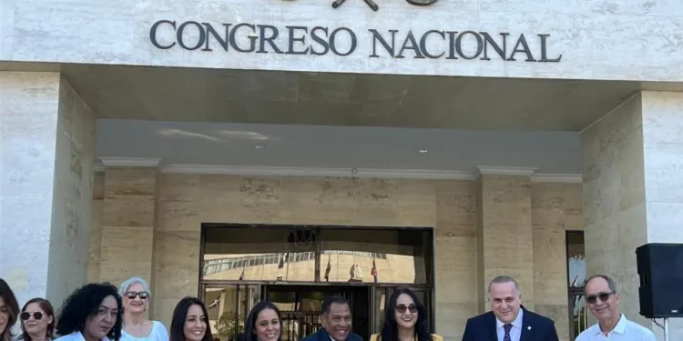 Depositan anteproyecto de ley que busca transformar la atención a pacientes con enfermedades raras