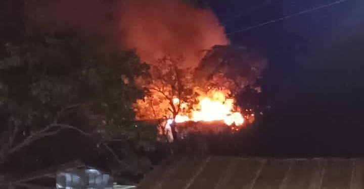 Incendio reduce vivienda con todos sus ajuares en Villa Vásquez Montecristi