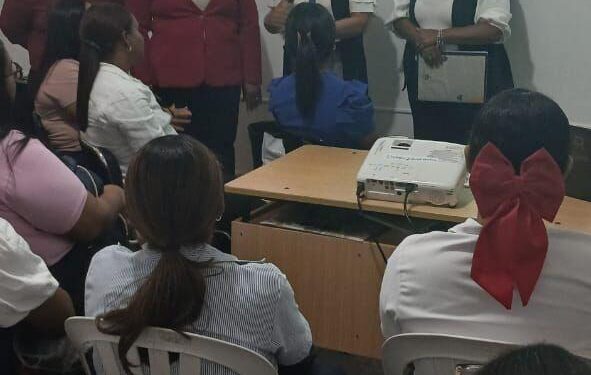 Ministerio de Educación Imparte charla a Auxiliares Docentes en Dajabón