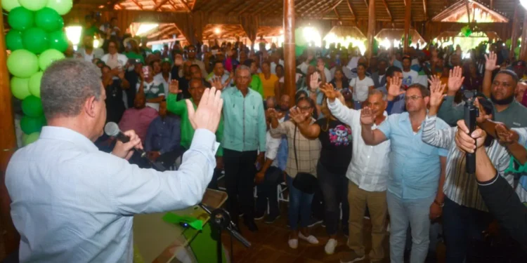 Ola de dirigentes del PLD en Montecristi pasa a la Fuerza del Pueblo