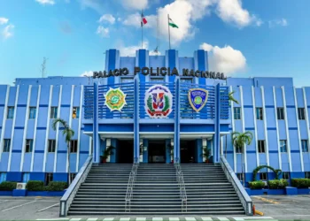 Panorama Abinader emite Decreto 109-25 disponiendo retiro y pensión de miembros de la Policía Nacional