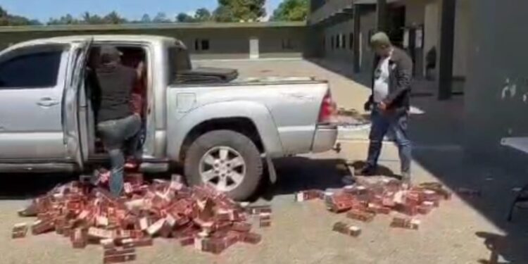 Ejército decomisa contrabando de más de 400 mil cigarrillos en una camioneta en Valverde