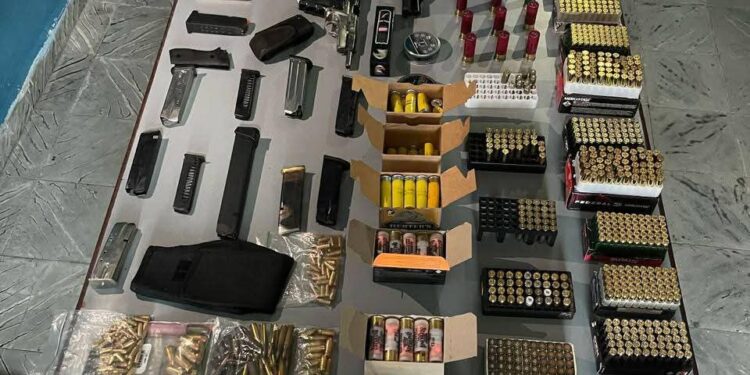 Apresan sujeto en Puerto Plata con armas de fuego ilegales y una gran cantidad de municiones
