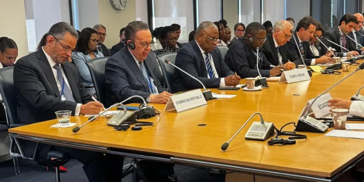 Gobernador Valdez Albizu participa en las reuniones de primavera del FMI y del GBM