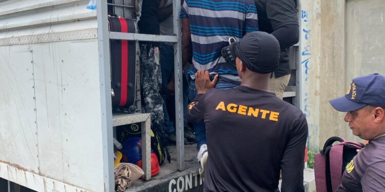 Dirección de Migración deporta 14,874 haitianos ilegales