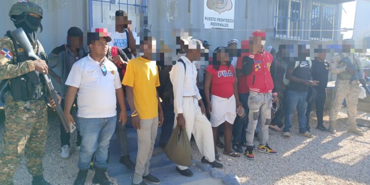 DGM mantiene intensidad de operativos: Interdicta 1,318 y repatría 1,146 haitianos ilegales