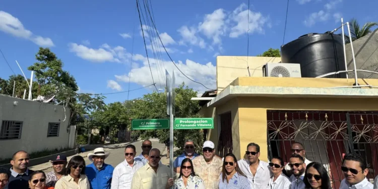 Alcaldía de Dajabón honra a Fernando Villalona con nombramiento de calle y reconocimiento a su trayectoria