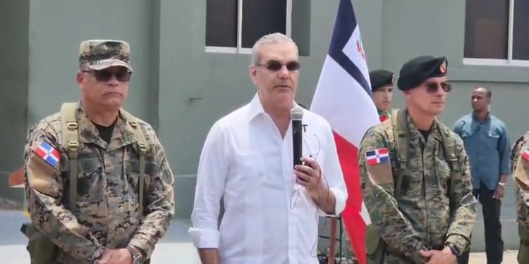 Presidente Abinader: dejar pasar un solo inmigrante en estos momento es inaceptable