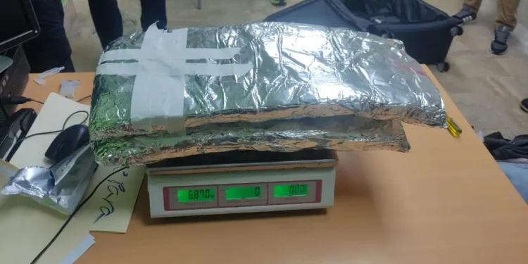 DNCD incauta dos paquetes de presunta cocaína en aeropuerto de Punta Cana