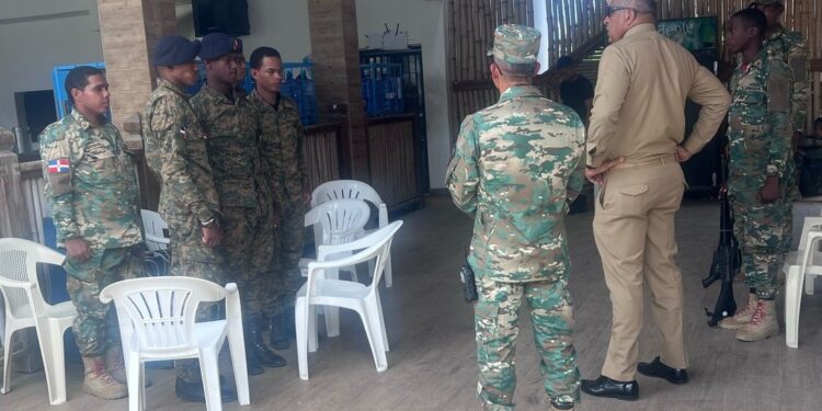 Lee Ballester supervisa la base operaciones de Friusa; continúan las detenciones y deportaciones de ilegales