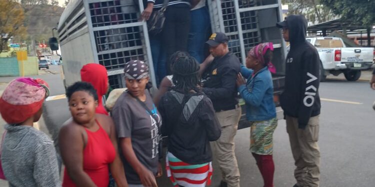 Unidades de interdicción migratoria detienen 1,234 ilegales; Repatrían otros 1,213 nacionales haitianos indocumentados
