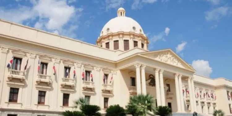 Designan a Fernando P. Henríquez coordinador general de abogados del Estado en materia de recuperación de bienes