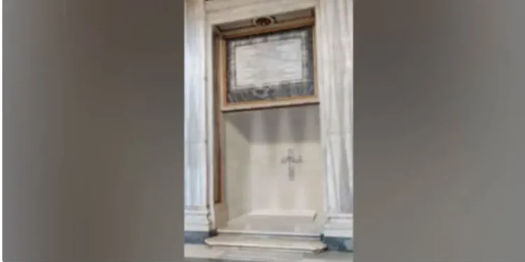 Así será la tumba en la que será enterrado el papa Francisco