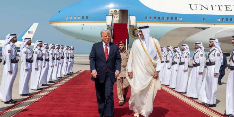 EE.UU. acepta Boeing 747 de Qatar para Air Force One pese a polémica