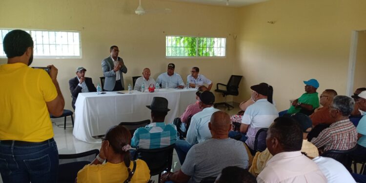 Ganaderos y autoridades coordinan acciones contra cuatrerismo en Puerto Plata