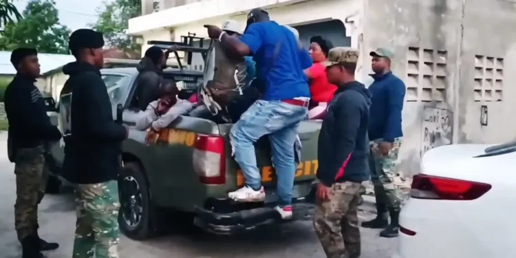 Ejército intercepta vehículo con seis haitianos indocumentados