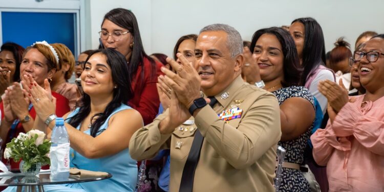 La DGM agasaja colaboradoras por día de las madres