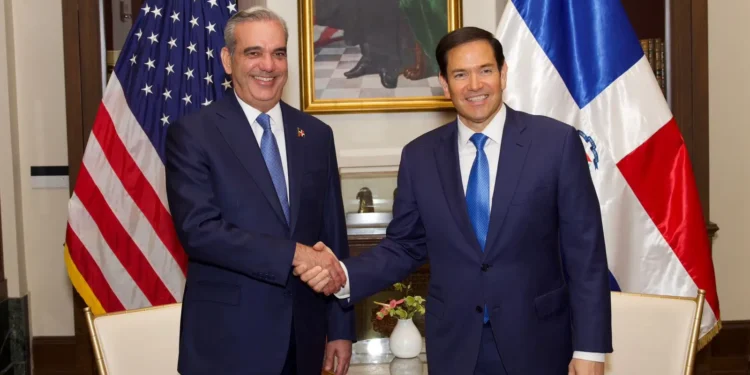 Presidente Abinader y Secretario de Estado Marco Rubio abordan crisis haitiana en reunión bilateral en Washington