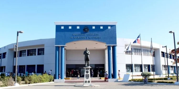 Migración presenta en los tribunales 102 expedientes por tráfico ilegal de extranjeros indocumentados