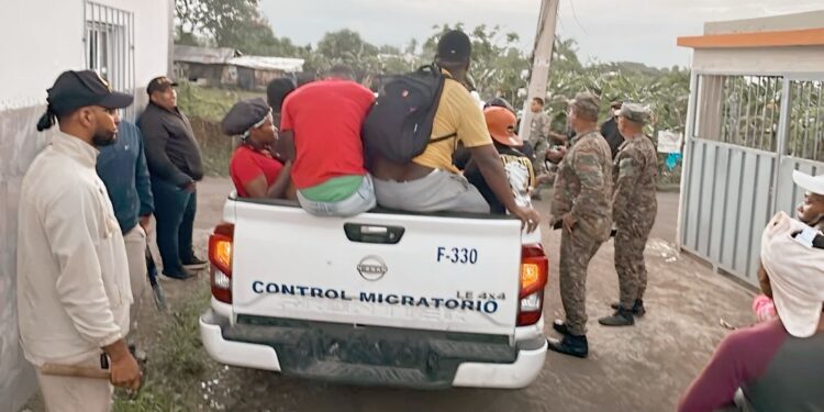 Operativos de interdicción de la DGM dejan 1,295 detenidos y 1,162 deportados