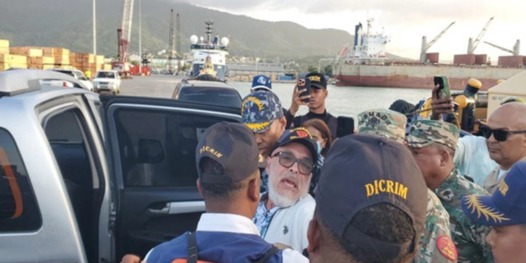 Juez impone impedimento de salida y presentación periódica al comunicador Ángel Martínez