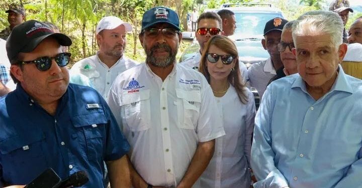 Ministros Paliza y Estrella inspeccionan zonas afectadas por lluvias en Puerto Plata, prometen soluciones