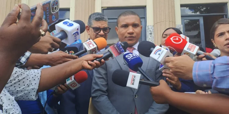 Periodista Vargavila Riverón se querella contra Ángel Martínez por difamación
