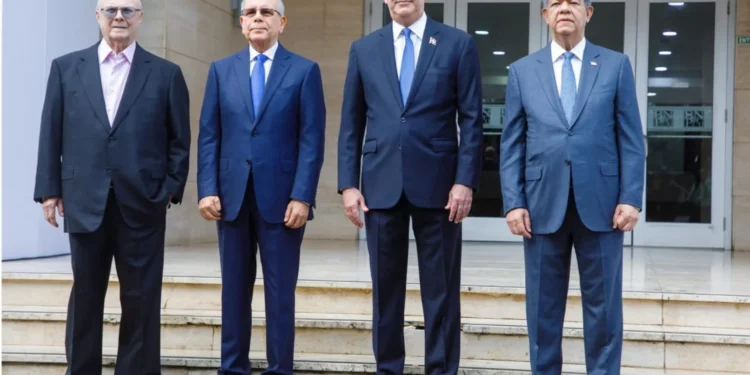 Presidente Abinader visitará al expresidente Danilo Medina para continuar el diálogo sobre la crisis haitiana