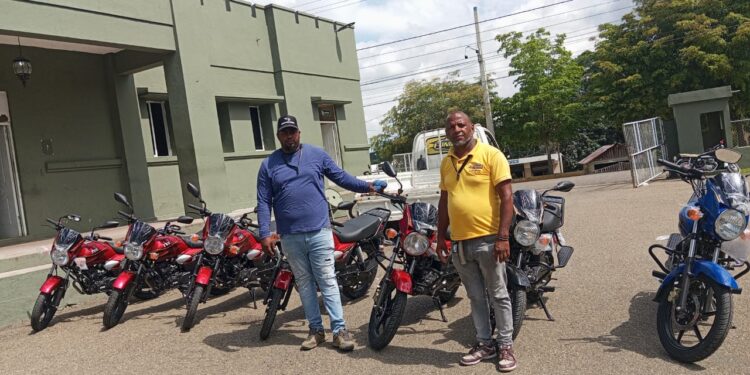 Detienen camión cargado de motocicletas que serían introducidas a Haití evadiendo el paso formal de la frontera con Dajabón