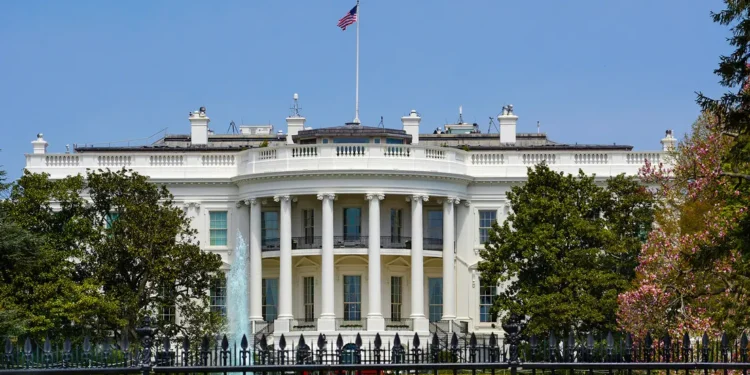 La Casa Blanca insiste en un cambio de régimen si Teherán no apoya una solución pacífica