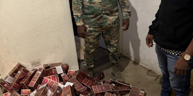 Ocupan contrabando de 33 mil cigarrillos en el patio de una casa en los Miches Dajabón