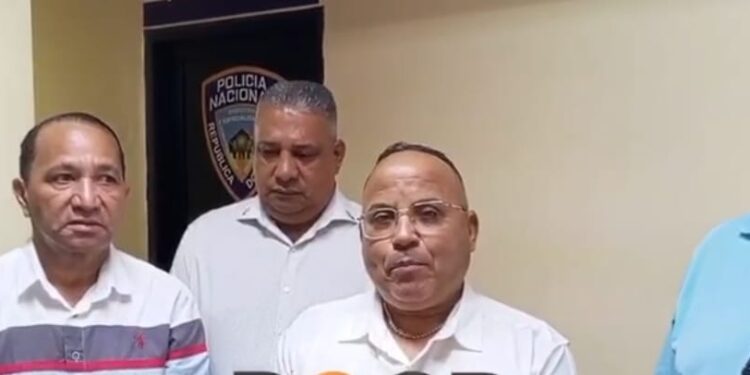 Se entrega ante la Policía Nacional mediante un abogado el comunicador Marcelino Cabrera