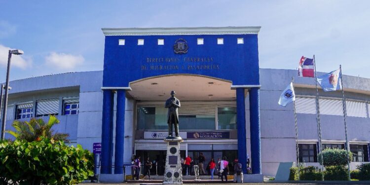 DGM impulsa histórica modernización en los servicios migratorios