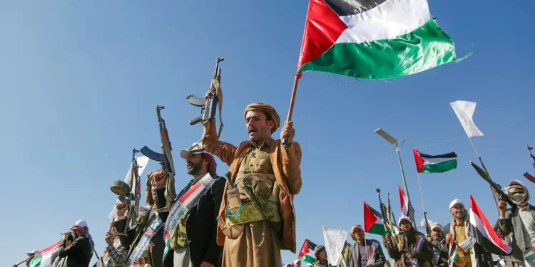 “Lucharemos codo a codo con Irán”: Hutíes ponen fin a la tregua con EE.UU. para apoyar a Teherán