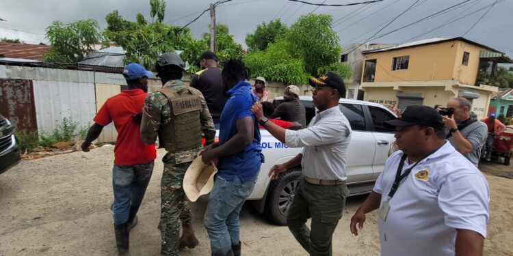 Migración detuvo más de 30 indocumentados luego de que protagonizaran una riña en Dajabón