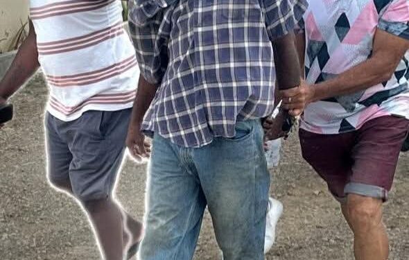 Atrapan a supuesto ladrón de chivos en Montecristi