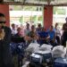 Empresario Takeshi Mukai entregó regalos por valor de más de 300 mil pesos a madres del municipio Restauración 