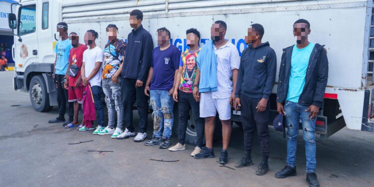 Migración detuvo 1,549 haitianos carentes de la documentación necesaria para permanecer en el país y 1,382 fueron deportados